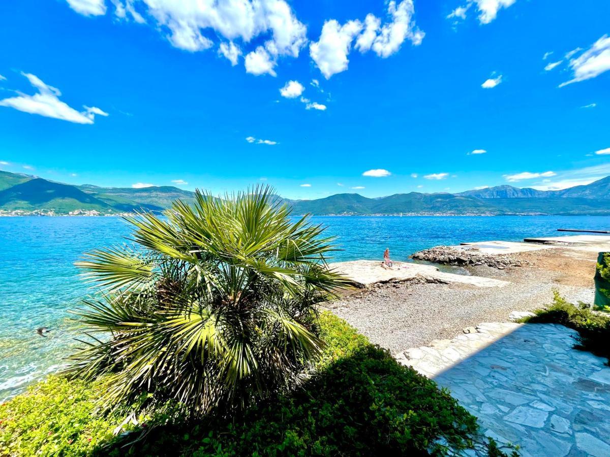 Beachfront Villa Pearl Of Adria Krasici Exterior photo