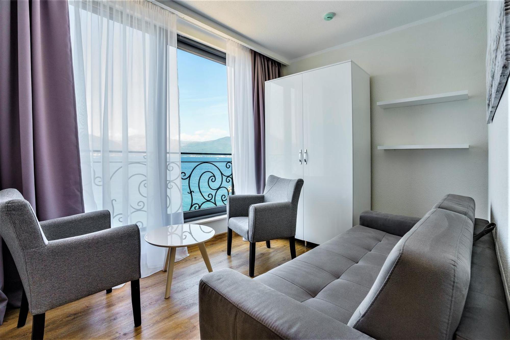 Beachfront Villa Pearl Of Adria Krasici Exterior photo