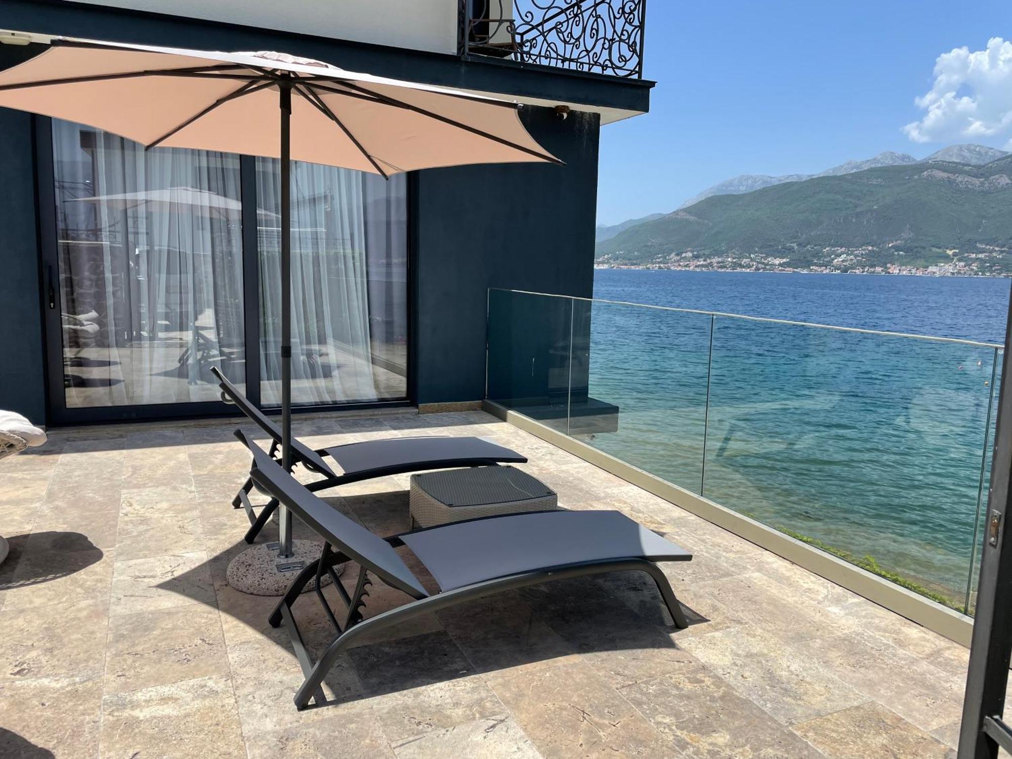 Beachfront Villa Pearl Of Adria Krasici Exterior photo