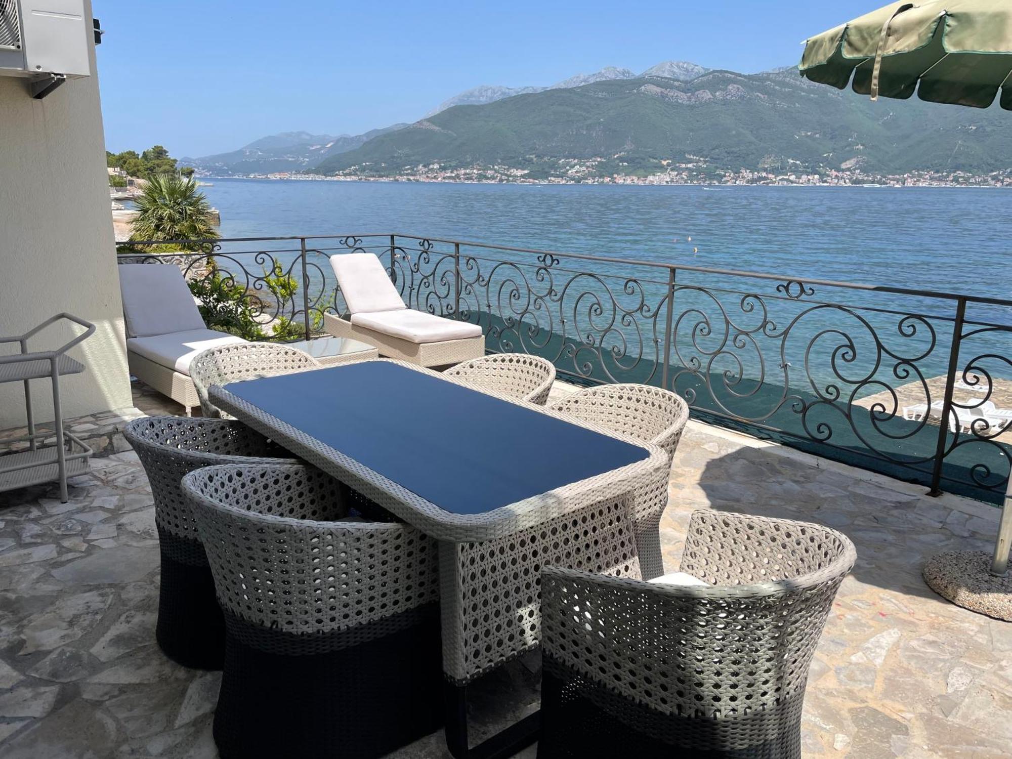 Beachfront Villa Pearl Of Adria Krasici Exterior photo